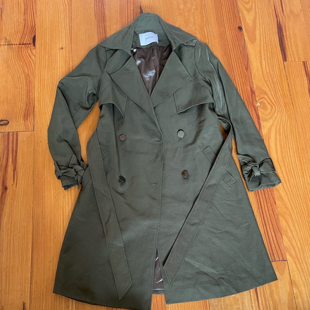 Sheike coat size 6